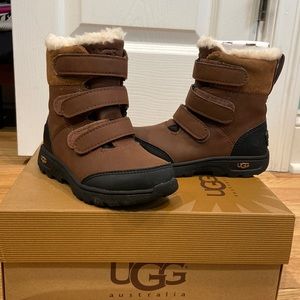 Ugg Kids (unisex)Kit Worchester size 10 brown